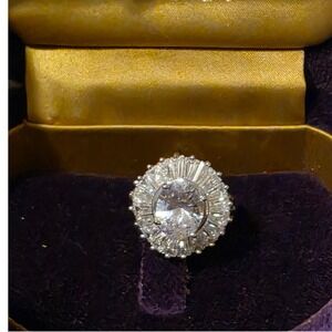 Vintage Art Deco Oval Cubic Zirconia Ballerina‎ Halo Cocktail Ring Size 7